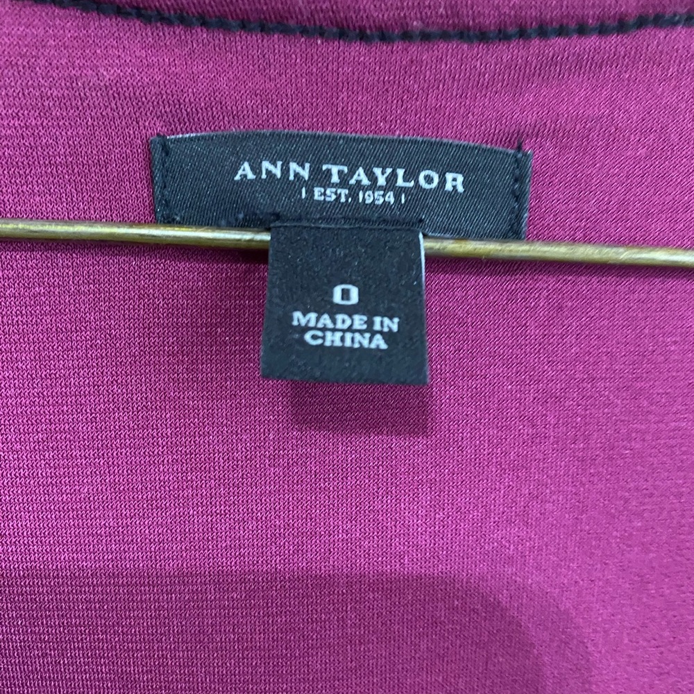Ann Taylor V Neck Faux Wrap Purple Print Jersey Dress Size 0 - Picture 4 of 13